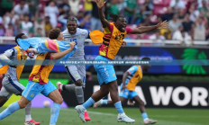 开云APP下载:WTT常规挑战赛太原站：向鹏爆冷出局 林诗栋复出表现良好